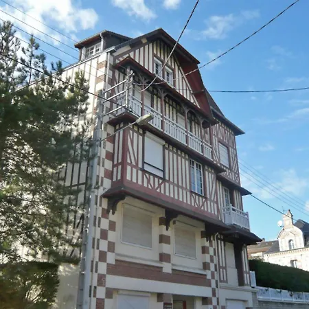 Apartment Le Manoir By Interhome Cabourg