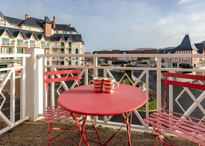 Le Manoir Du Casino By Interhome * Кабур